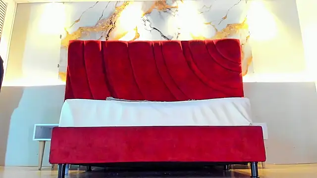 MAISE HILL1 online show from October 15, 1:22 pm