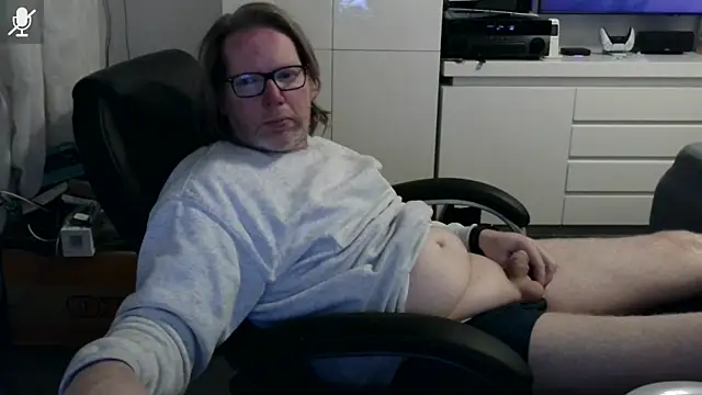 Snapshot of VSteph chatting on April 20, 9:05 pm VSteph online show from April 20, 9:05 pm