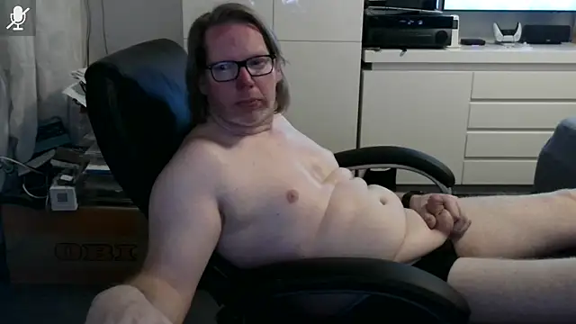 Snapshot of VSteph chatting on April 24, 9:39 pm VSteph online show from April 24, 9:39 pm