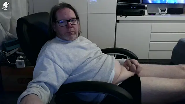 Snapshot of VSteph chatting on April 28, 7:19 pm VSteph online show from April 28, 7:19 pm