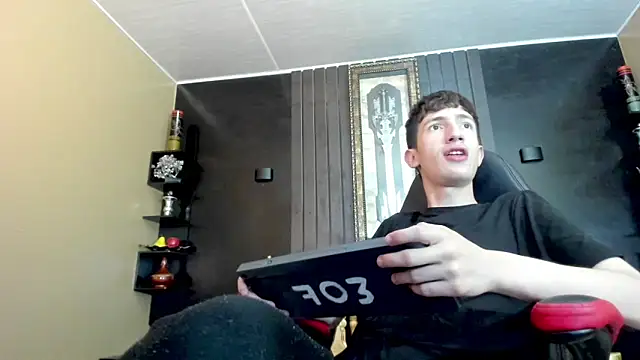 Erik Osorio online show from January 11, 8:21 pm