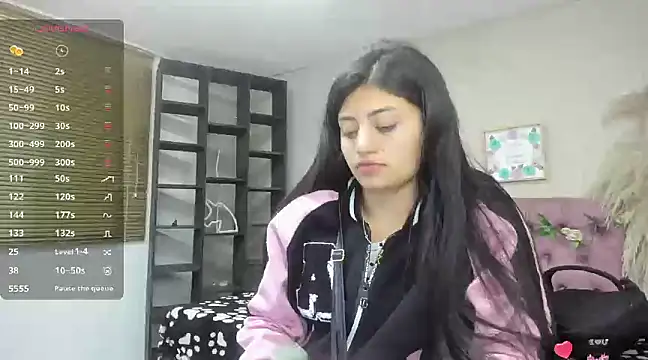 Snapshot of Lia_Keen chatting on December 3, 8:06 pm Lia Keen online show from December 3, 8:06 pm