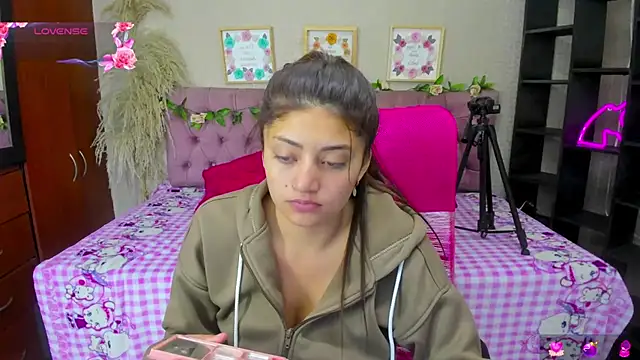 Lia Keen online show from September 25, 1:04 pm