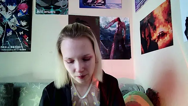 Snapshot of akkinleelove chatting on February 15, 10:33 am akkinleelove online show from February 15, 10:33 am