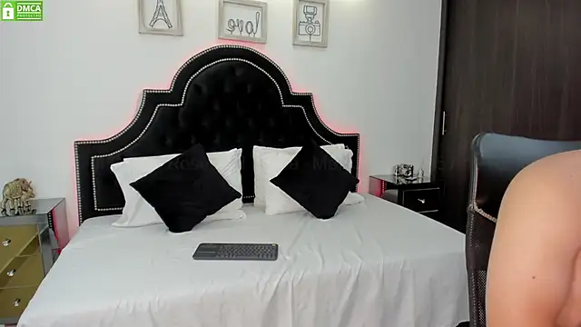 MaxxiCruz online show from February 17, 8:36 pm