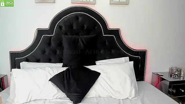 MaxxiCruz online show from February 20, 2:51 am