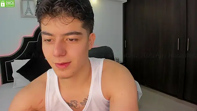 MaxxiCruz online show from March 6, 1:37 am