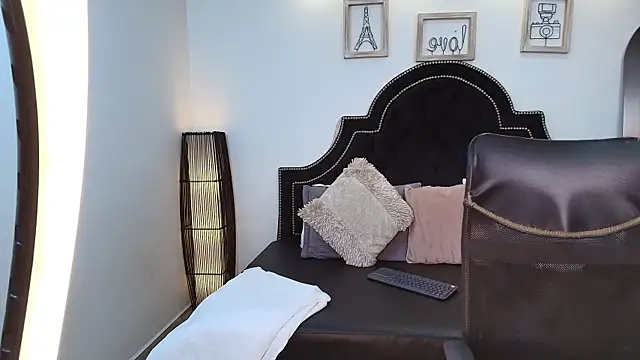 MaxxiCruz online show from September 20, 11:50 pm