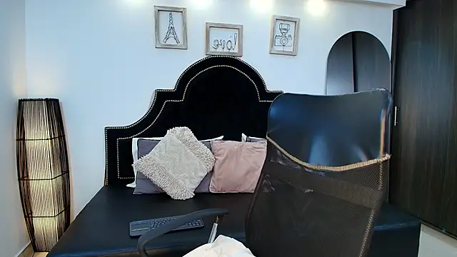 MaxxiCruz online show from September 25, 12:58 am