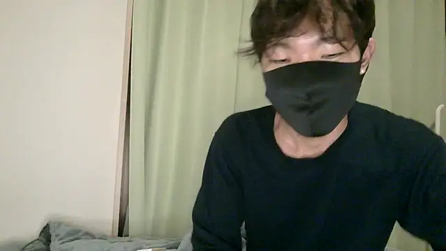 Snapshot of UKI06 chatting on December 15, 6:37 pm UKI06 online show from December 15, 6:37 pm