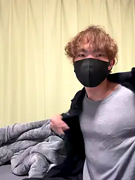 Snapshot of UKI06 chatting on December 2, 1:50 pm UKI06 online show from December 2, 1:50 pm