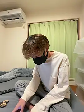 Snapshot of UKI06 chatting on February 21, 3:24 pm UKI06 online show from February 21, 3:24 pm