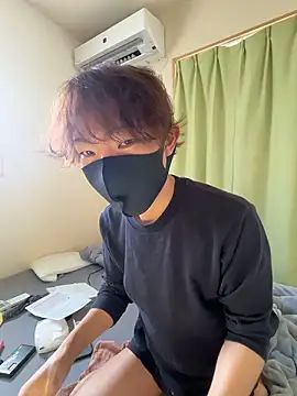 Snapshot of UKI06 chatting on March 17, 2:27 am UKI06 online show from March 17, 2:27 am