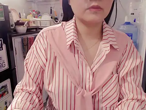 Snapshot of Asian_girl19 chatting on April 6, 1:01 pm Asian girl19 online show from April 6, 1:01 pm