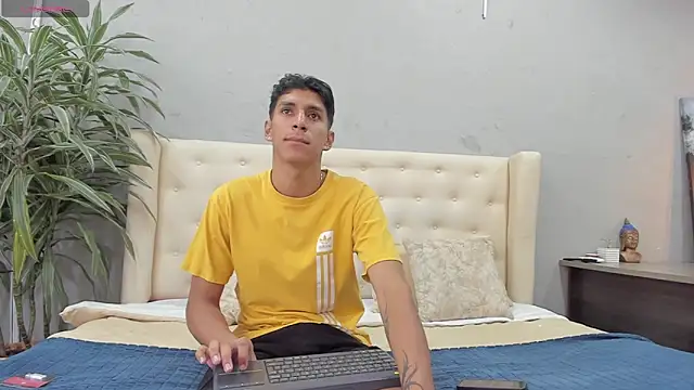 kieran derek online show from September 27, 3:33 am