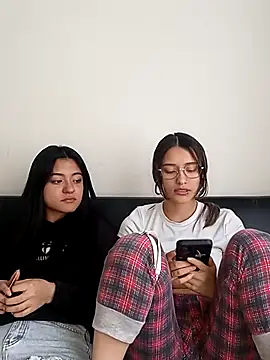 Gabby and Alice online show from February 28, 6:31 pm