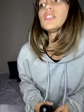 Gabby and Alice online show from October 4, 1:03 am