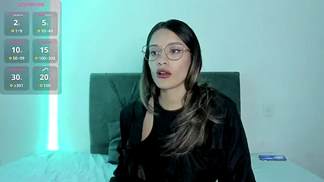 Gabby and Alice online show from October 9, 10:30 pm