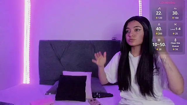 Gabby and Alice online show from October 12, 5:01 pm