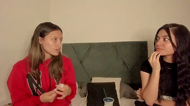 Gabby and Alice online show from October 21, 4:41 pm