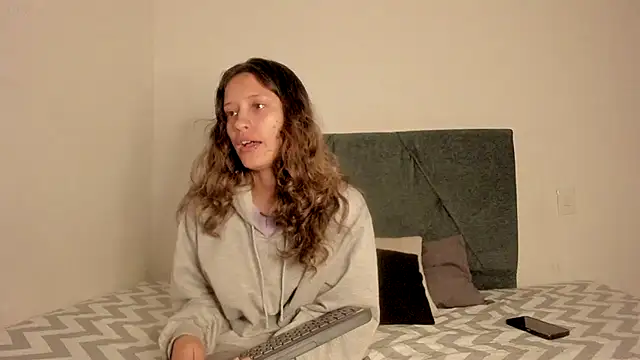 Gabby and Alice online show from October 24, 7:21 pm