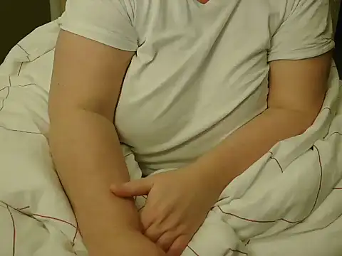 Snapshot of MarthaBriest chatting on February 8, 6:01 am MarthaBriest online show from February 8, 6:01 am