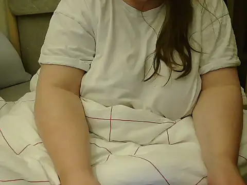 Snapshot of MarthaBriest chatting on February 9, 5:08 am MarthaBriest online show from February 9, 5:08 am