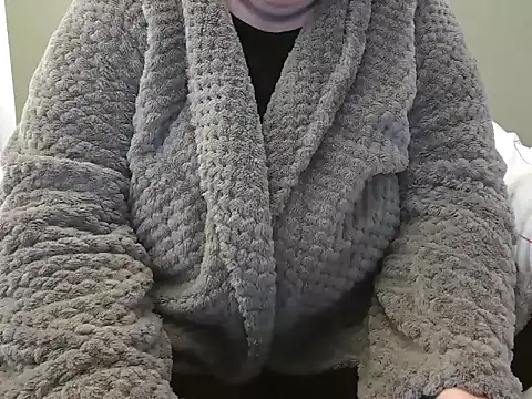 Snapshot of MarthaBriest chatting on February 11, 11:32 am MarthaBriest online show from February 11, 11:32 am