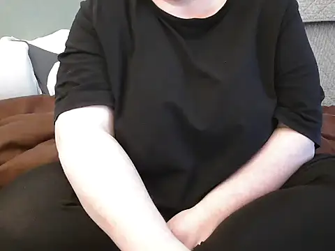 Snapshot of MarthaBriest chatting on March 10, 9:32 am MarthaBriest online show from March 10, 9:32 am