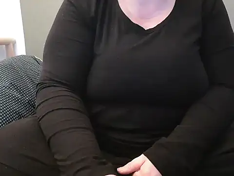 Snapshot of MarthaBriest chatting on March 18, 3:53 pm MarthaBriest online show from March 18, 3:53 pm