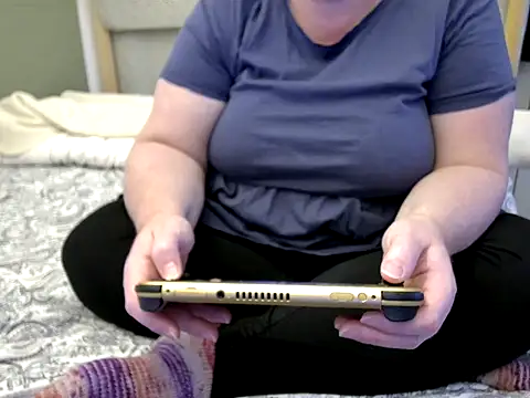 Snapshot of MarthaBriest chatting on October 29, 6:59 am MarthaBriest online show from October 29, 6:59 am