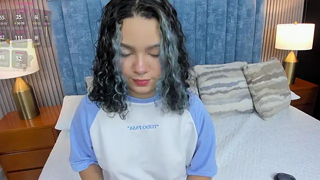 pretty sunlight  online show from April 7, 1:50 am