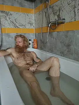 Snapshot of Gingerbeard40 chatting on February 19, 7:04 am Gingerbeard40 online show from February 19, 7:04 am