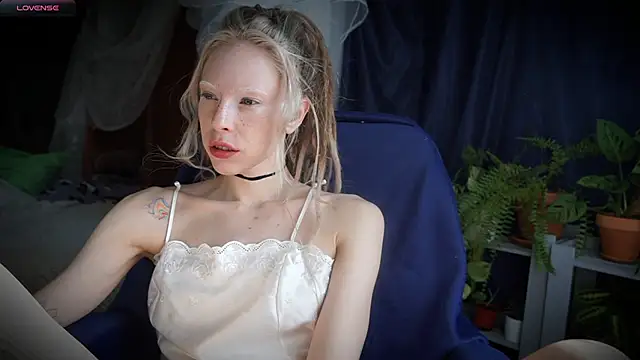 Snapshot of _Phantom_thread_ chatting on March 27, 10:59 am Phantom thread online show from March 27, 10:59 am