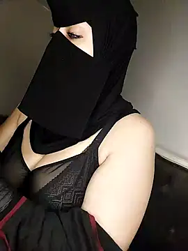 Snapshot of -Arab_milf- chatting on December 2, 6:41 am -Arab milf- online show from December 2, 6:41 am