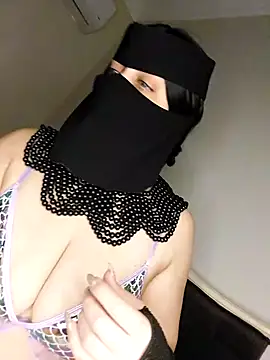 Snapshot of -Arab_milf- chatting on March 13, 6:16 am -Arab milf- online show from March 13, 6:16 am