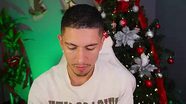 Aaronfox x online show from December 26, 5:15 am