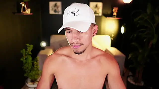 Aaronfox x online show from November 21, 9:08 am