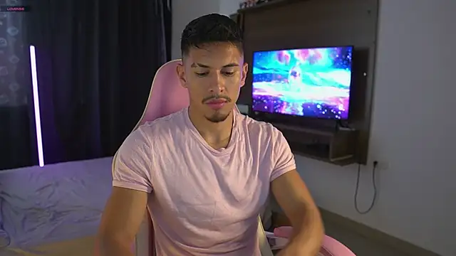 Aaronfox x online show from May 4, 8:05 pm