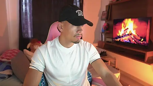 Aaronfox x online show from May 11, 4:15 pm