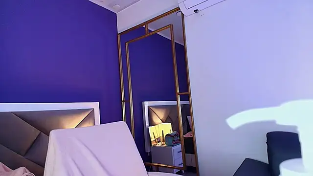 brigiitte rohan online show from October 7, 2:53 am