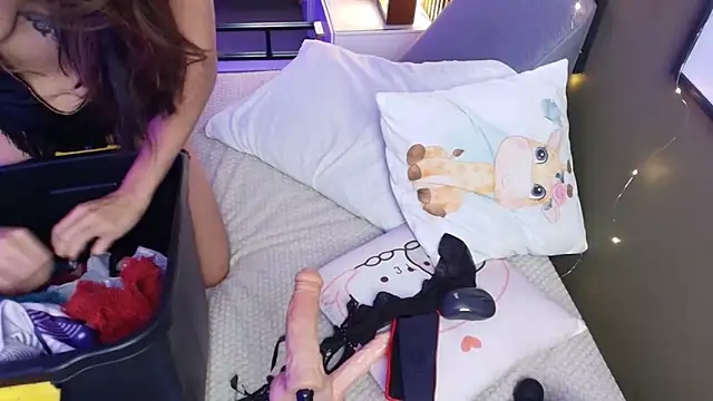 brigiitte rohan online show from October 12, 1:15 am