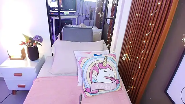 brigiitte rohan online show from October 13, 12:10 am