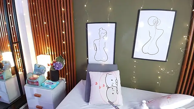 brigiitte rohan online show from October 15, 8:20 pm