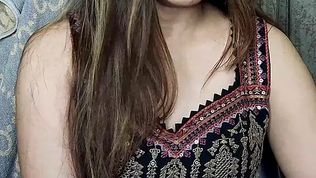 MIss-Naina online show from July 12, 9:39 pm