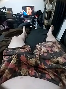 Snapshot of luluankle chatting on March 6, 10:06 pm luluankle online show from March 6, 10:06 pm