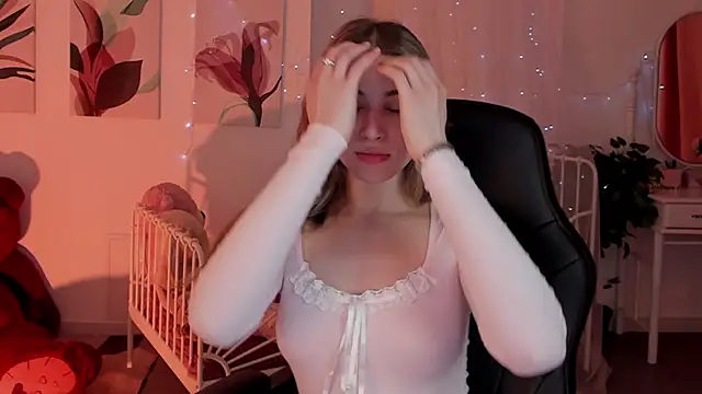 EllieCutes online show from January 18, 7:38 am