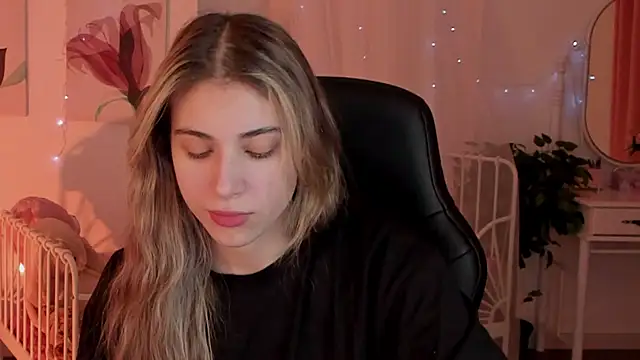 EllieCutes online show from January 19, 5:26 am