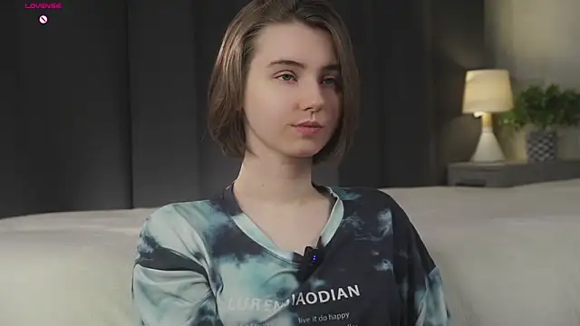 MeghanElson online show from February 18, 1:18 pm