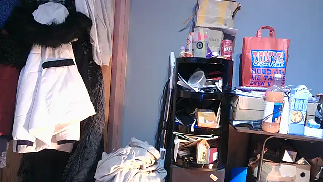 Snapshot of busty-bella1 chatting on November 19, 9:53 am busty-bella1 online show from November 19, 9:53 am